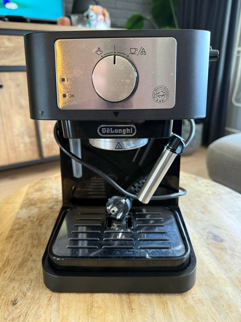 Delonghi Stilosa espressomachine met bottemless portafilter, Witgoed en Apparatuur, Gebruikt, Espresso apparaat, Gemalen koffie