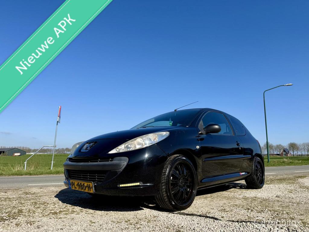 Peugeot 206 + 1.4 XS, BJ 2011, Airco, APK April 2027, NAP, Voorwielaandrijving, 31 €/maand, 4 cilinders, Zwart