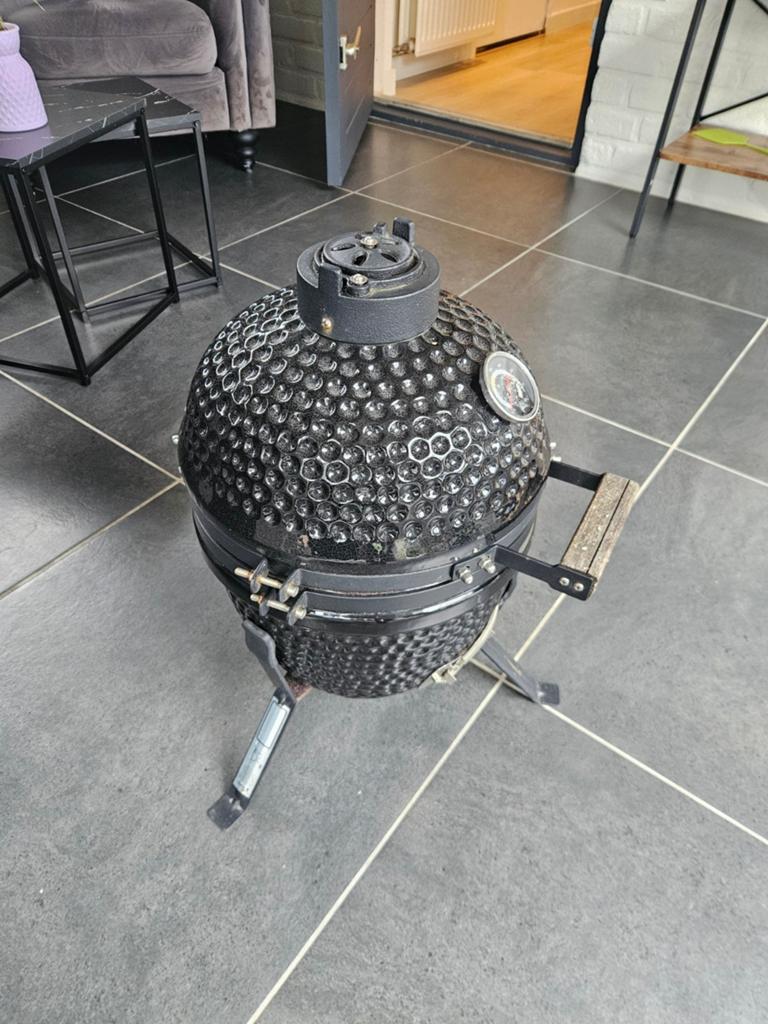 Compacte Komado BBQ Ei - Perfect voor Balkon of Terras, Ophalen, Gebruikt, Kamado