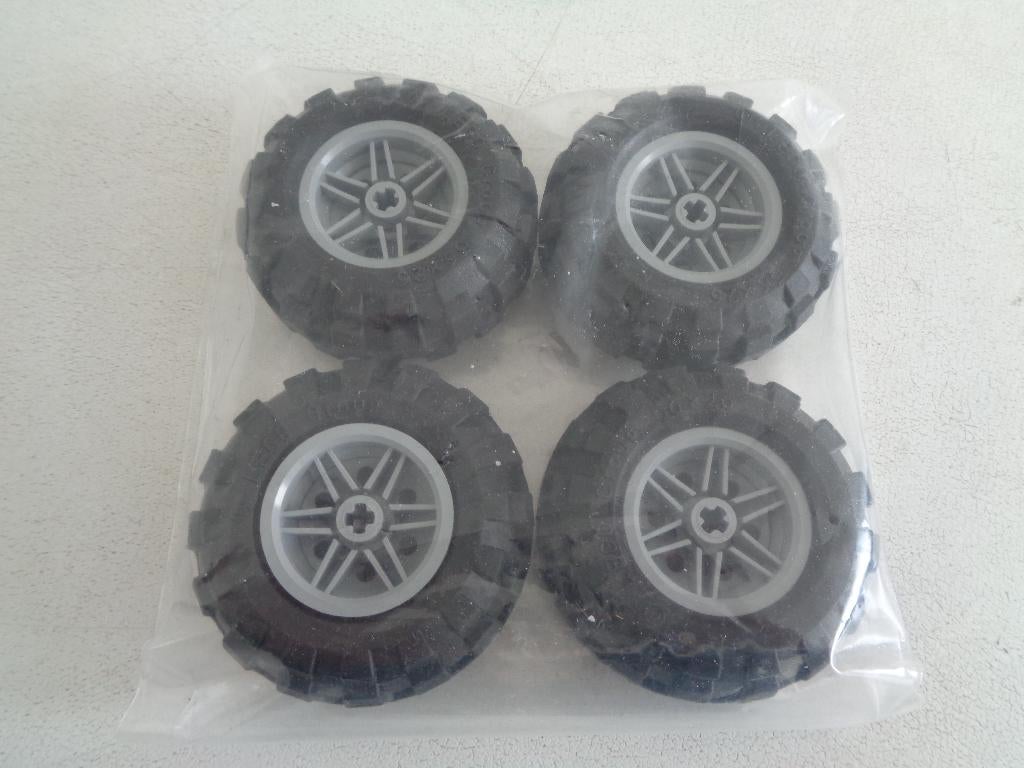 4 Lego technic wielen banden 56 x 26., Ophalen of Verzenden, Zo goed als nieuw, Lego
