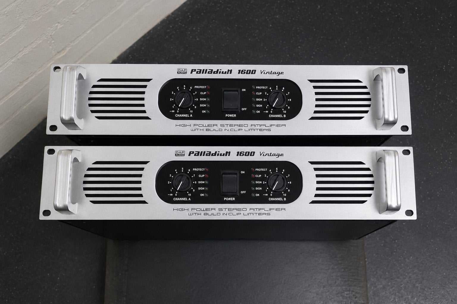2 x DAP Palladium 1600 Eindversterkers 2 x 800Watt prijs pst, Ophalen, Gebruikt, 1000 watt of meer