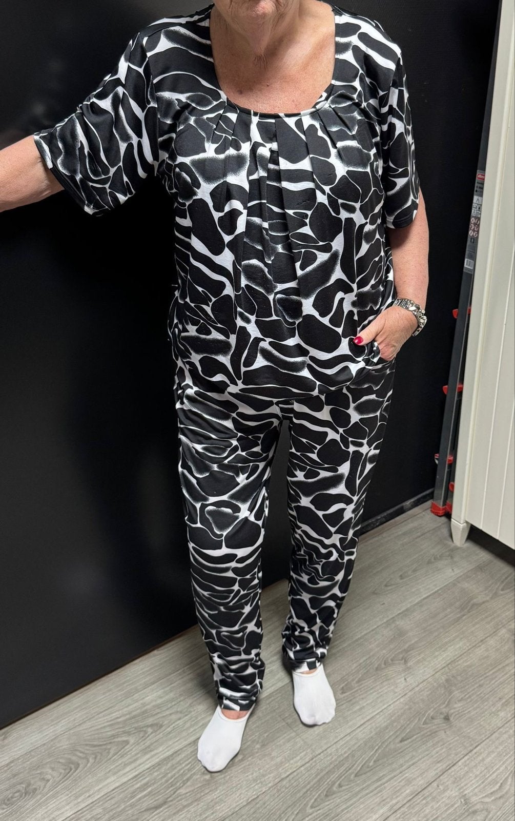 Zwart-wit broek en shirt met abstract patroon metk Magna, Ophalen of Verzenden, Zo goed als nieuw, Maat 42/44 (L), Zwart