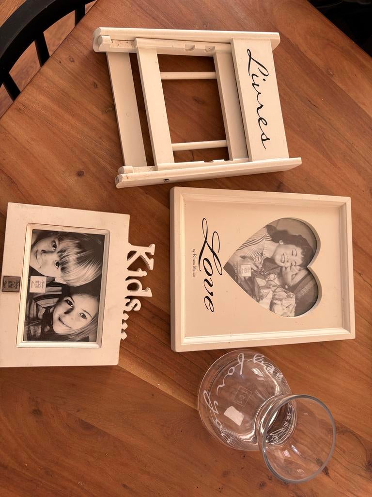 Decoratiepakket: Fotolijsten, boekenrekje en vaas, Ophalen, Gebruikt, Hout
