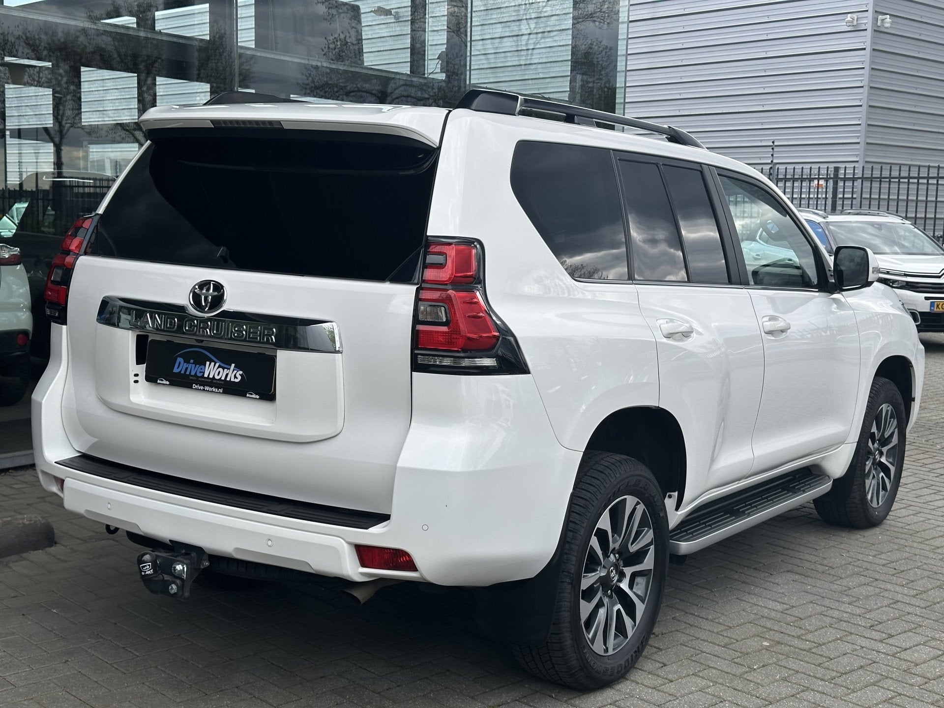 Toyota Land Cruiser 2.8 D-4D-F Professional | Leather | Nieu, Auto's, Automaat, Dealer onderhouden, Gebruikt, 4 cilinders