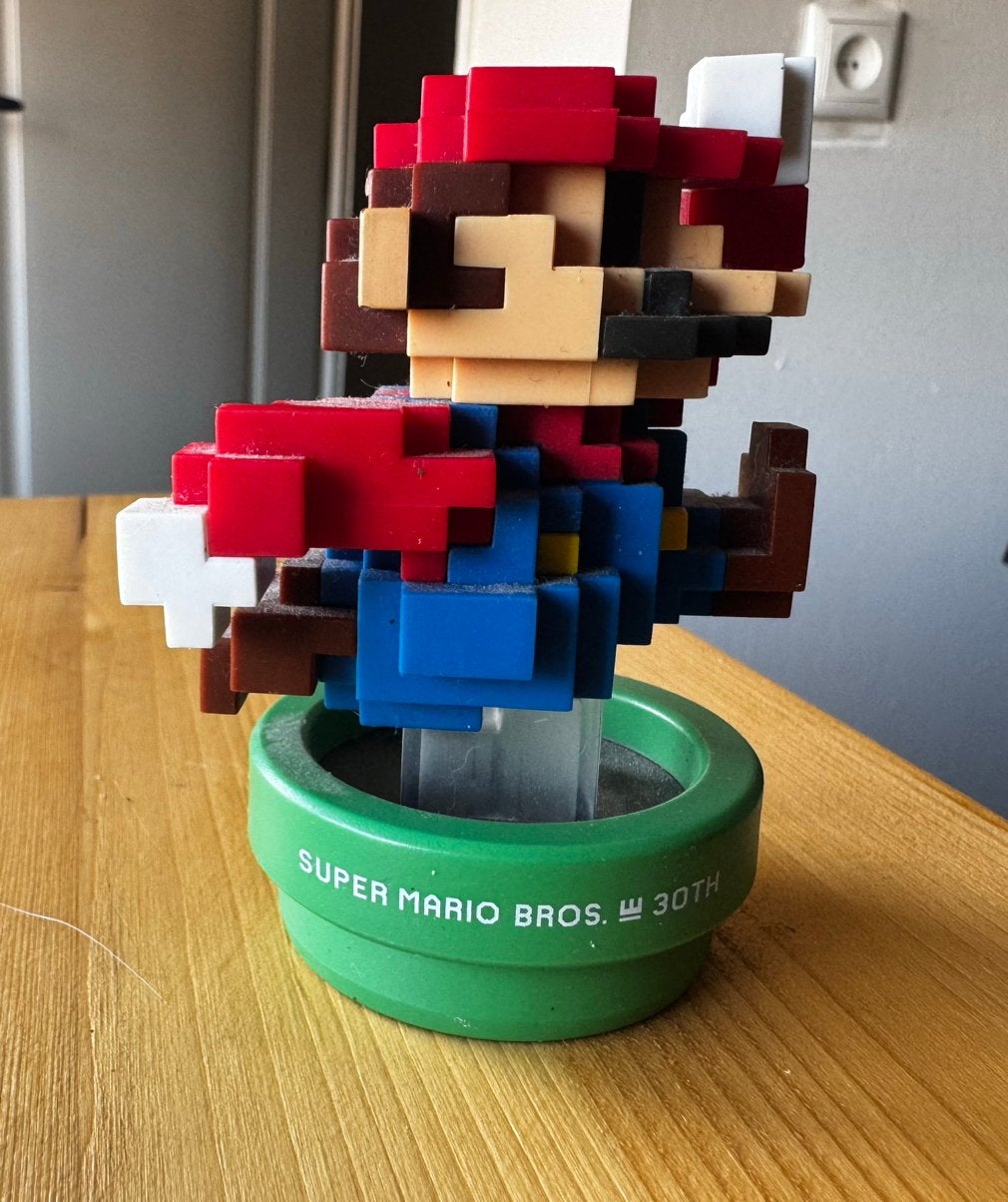 8-bit Mario amiibo, Ophalen of Verzenden, Zo goed als nieuw
