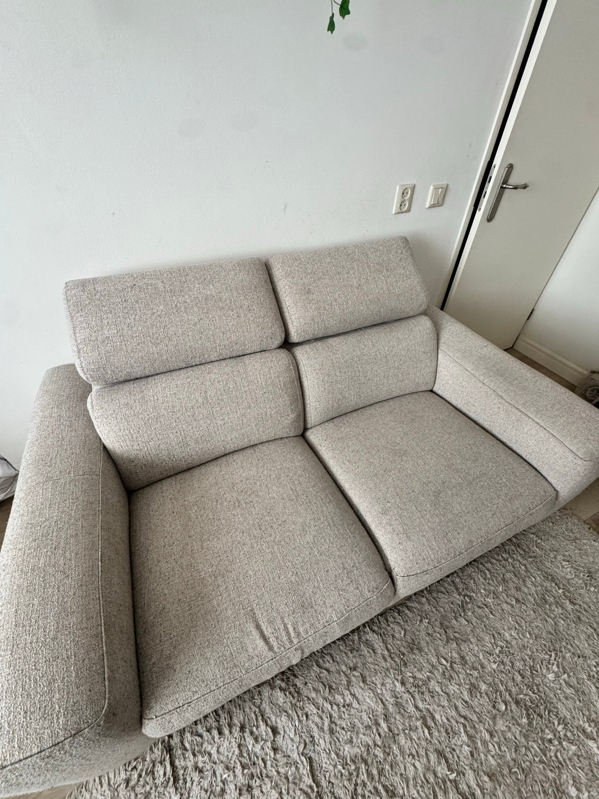 Beige 2,5-zitsbank verstelbare rugleuningen half jaar oud, Ophalen, 150 tot 200 cm, Tweepersoons, 75 tot 100 cm