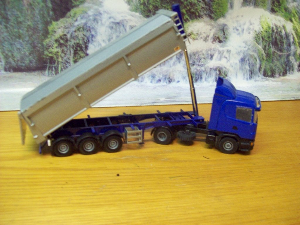 Lion Toys - Scania 124 L met 3 assige Asfalt Kieper - blauw, Ophalen of Verzenden, Zo goed als nieuw, Bus of Vrachtwagen, Lion Toys