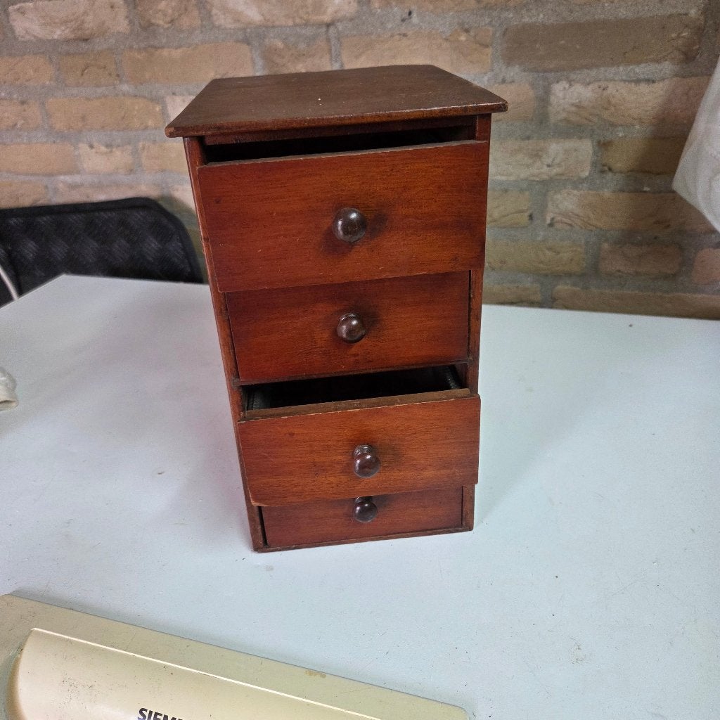 Antiek ladenkastje meubelmakerswerk  50 euro, Antiek en Kunst, Antiek | Meubels | Kasten, Verzenden