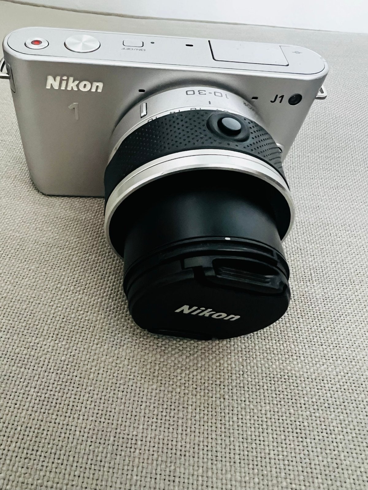 Nikon 1 J1 Systeemcamera met lens en Lowepro tas, Audio, Tv en Foto, Fotocamera's Digitaal, Ingebouwde flitser, Gebruikt, Ophalen of Verzenden