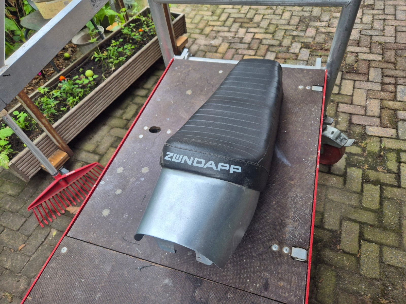 Zundapp Zadel Compleet met Kontje - Zo goed als nieuw, Fietsen en Brommers, Ophalen of Verzenden