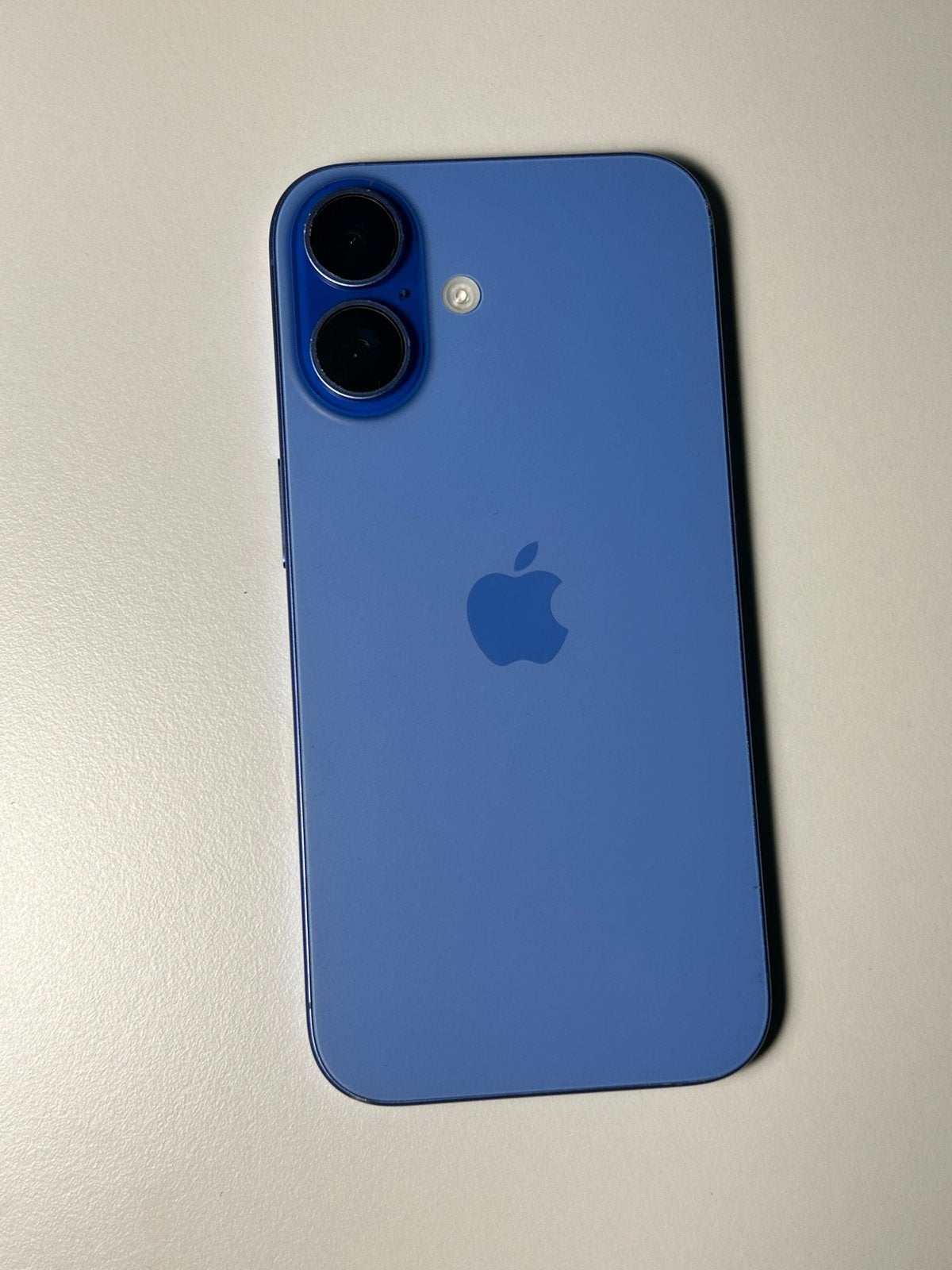 Foto 6 van iPhone 16 128GB- 92% batterijconditie