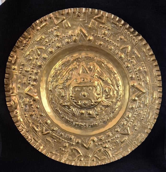 Grote Azteken zonnekalender - geelkoper Diam.= 50 cm, Ophalen, Wanddecoratie, Mexico, 50 cm