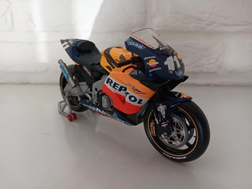 Honda RC211V #11 Thoru Ukawa 2002 Minichamps, Ophalen of Verzenden, Zo goed als nieuw, 1:9 t/m 1:12, Motor