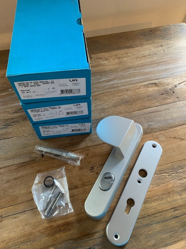 AMI veiligheidsbeslag PC72 kerntrek ovaal links SKG3 NIEUW, Overige materialen, Info@ami.nl, Nieuw, Ophalen of Verzenden