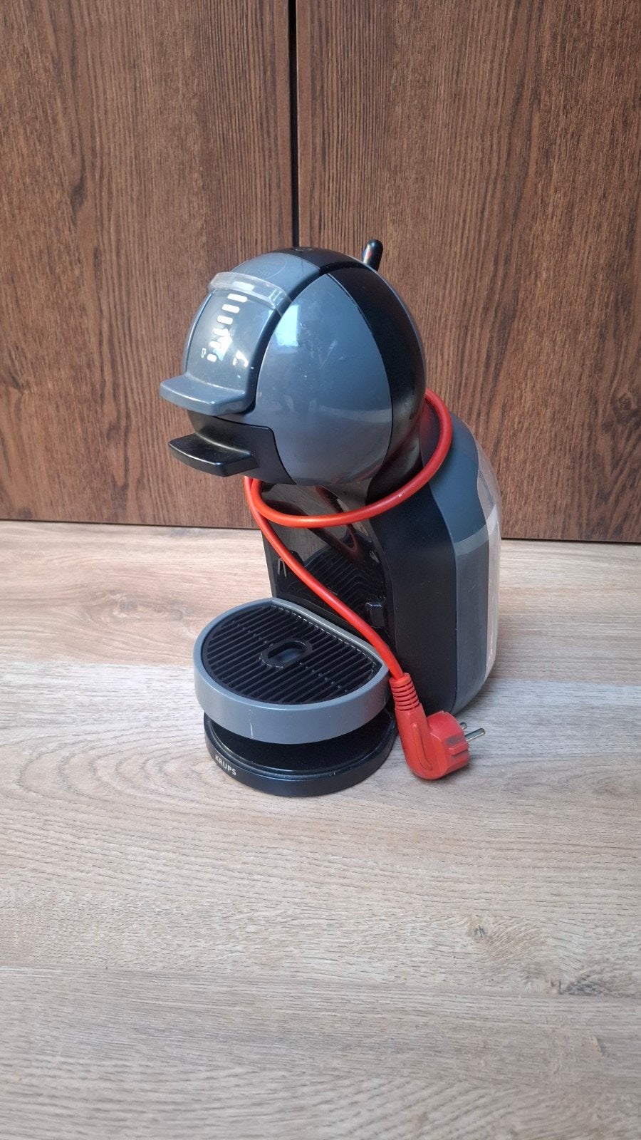 Nescafè Dolce Gusto - gebruikt, reservoir lekt, Witgoed en Apparatuur, Koffiezetapparaten, Ophalen, Gebruikt, Koffiemachine, 1 kopje