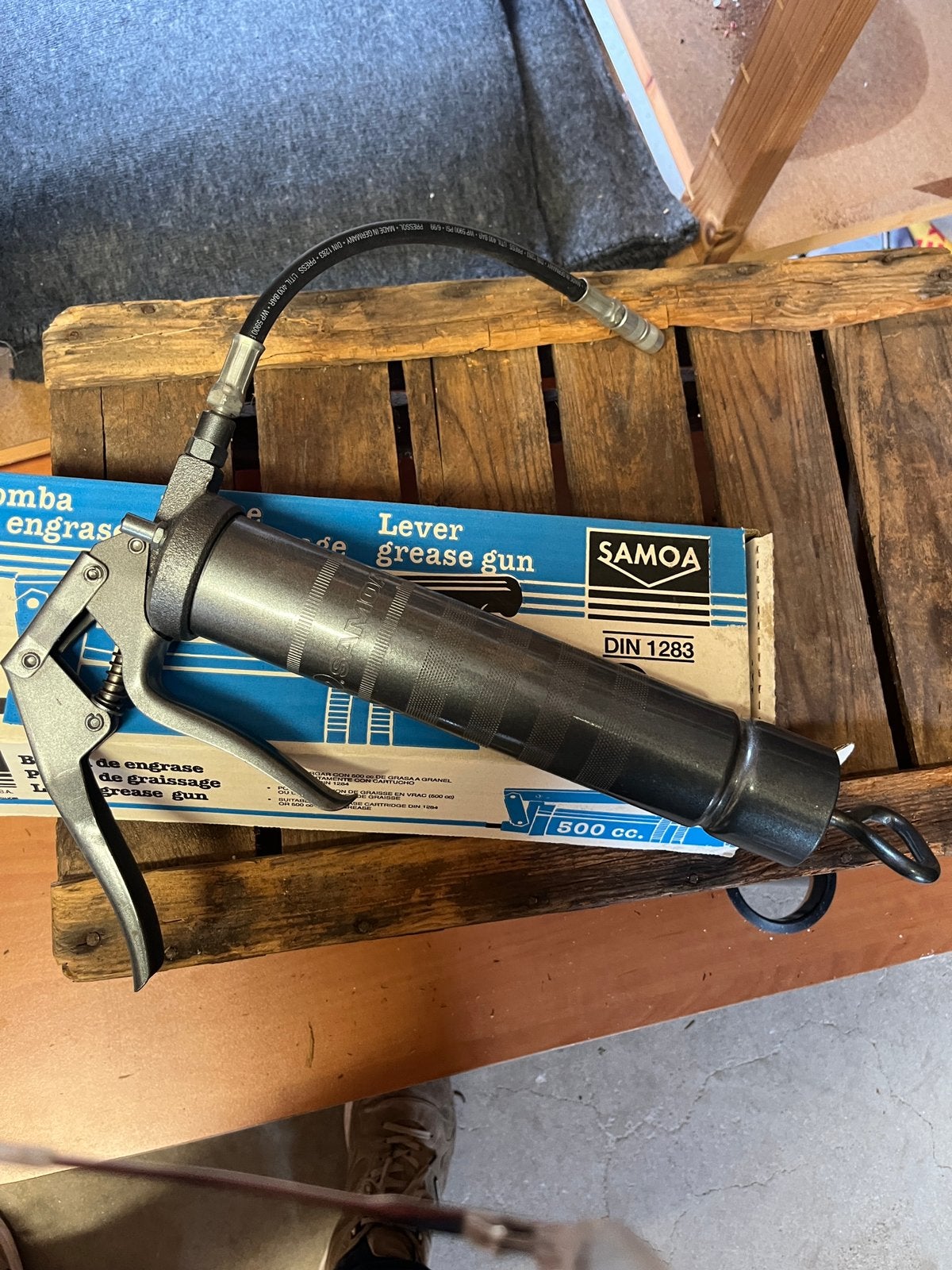 Vetspuit  nieuw in doos, Ophalen, Zo goed als nieuw, Minder dan 700 watt, Haakse handslijpmachine