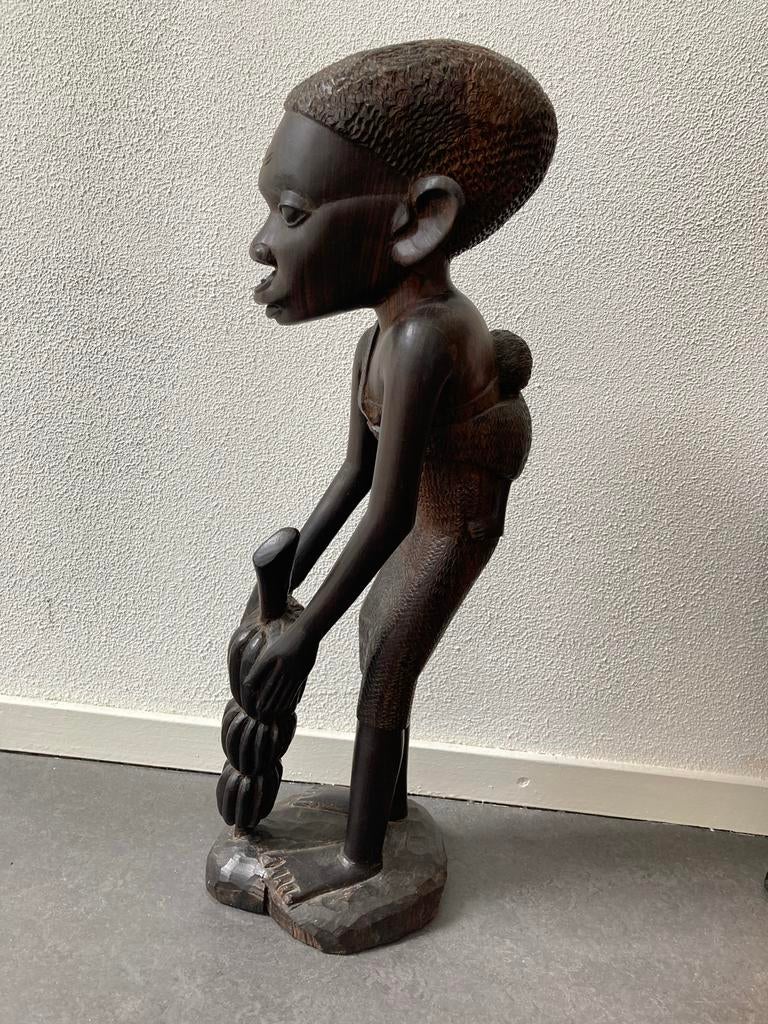 Afrikaans Ebbenhouten Houtsnijwerk: Vrouw met Kindje, Ophalen