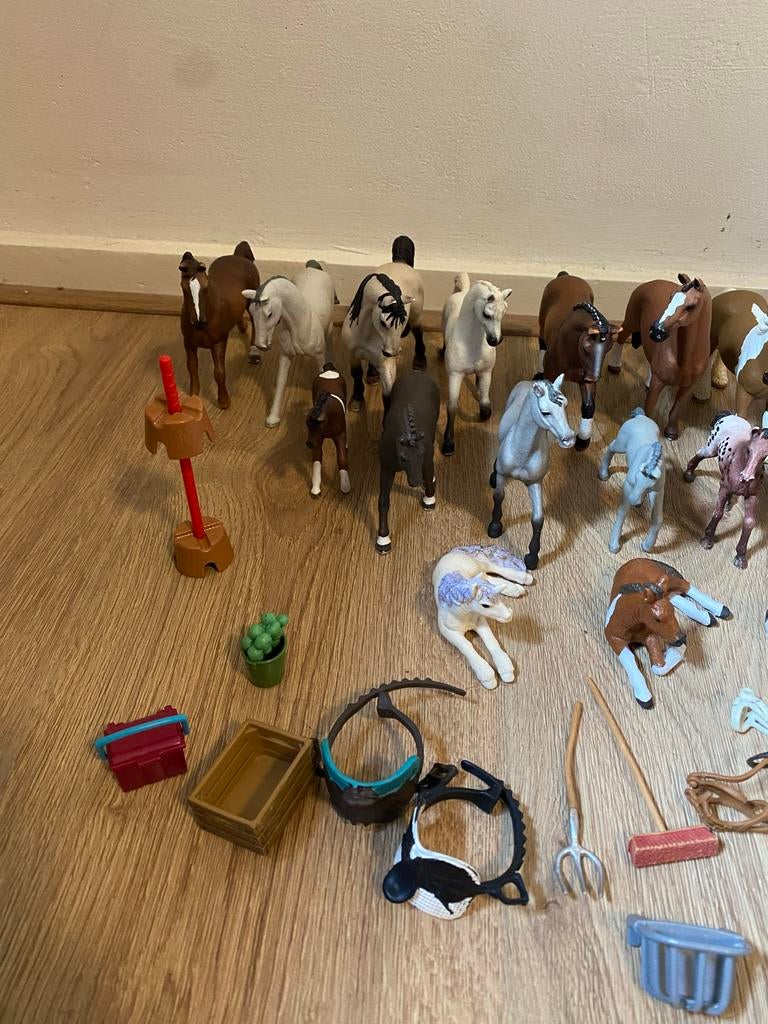 Grote collectie Schleich paarden en accessoires, Ophalen of Verzenden, Gebruikt