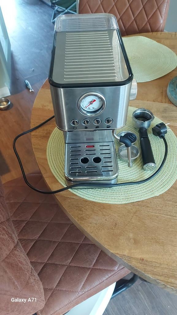 Koffiemachine met melkopschuimer, Ophalen of Verzenden, Koffiemachine