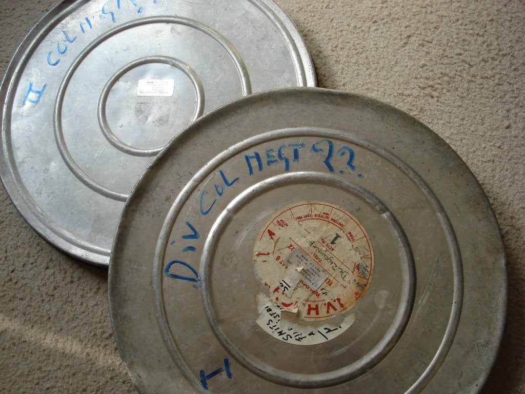 2 filmblikken met 16mm-filmrollen (ca. 1980), Audio, Tv en Foto, Filmrollen, Ophalen of Verzenden, 16mm film