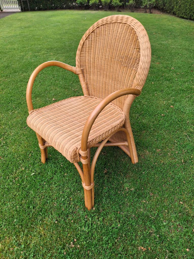Rotan armstoel, Huis en Inrichting, Ophalen, Bruin, Riet of Rotan, Zo goed als nieuw