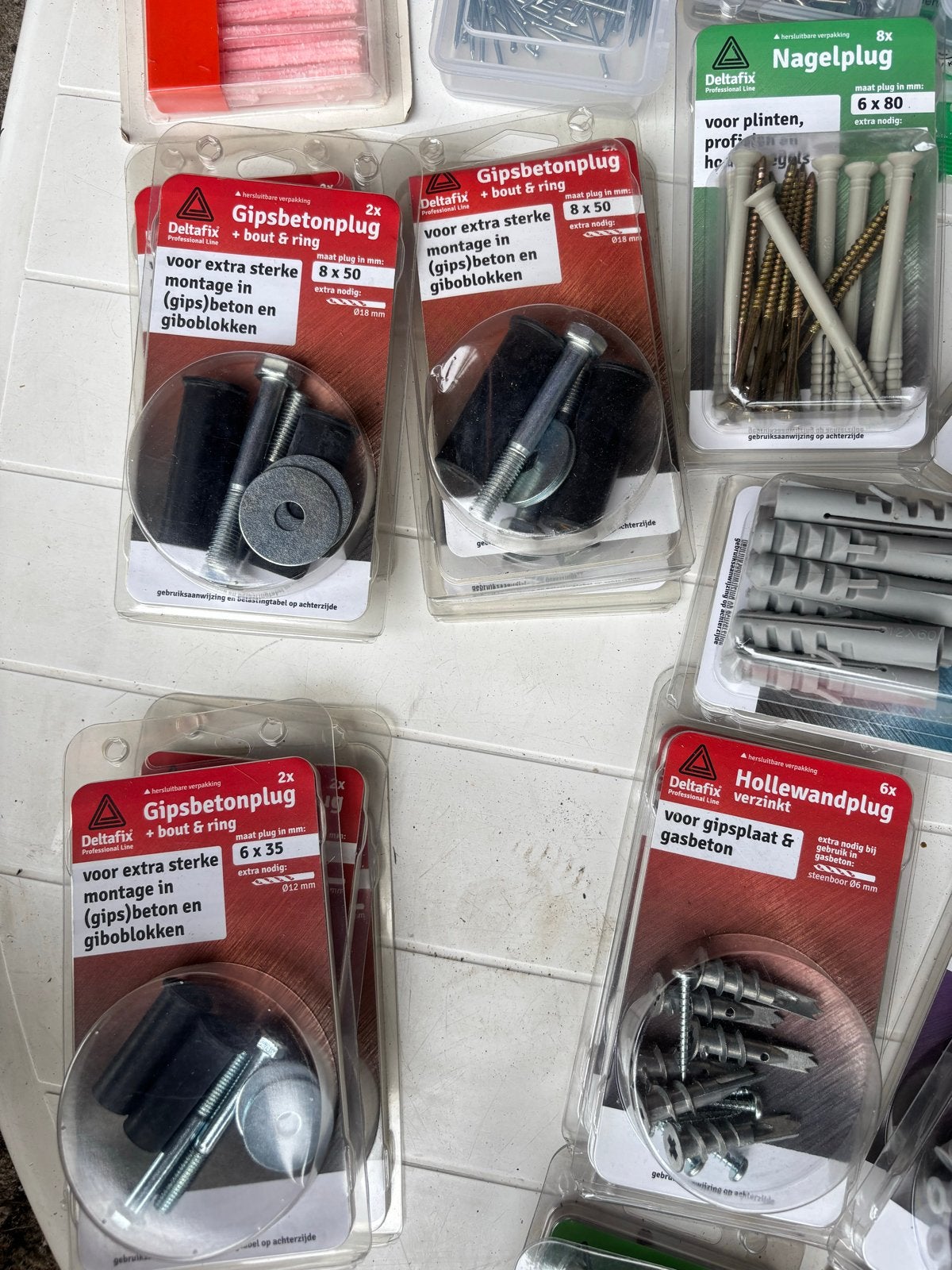 Diverse pluggen, schroeven en spijkers - Nieuw, Ophalen, Overige typen, Nieuw, Minder dan 50 mm