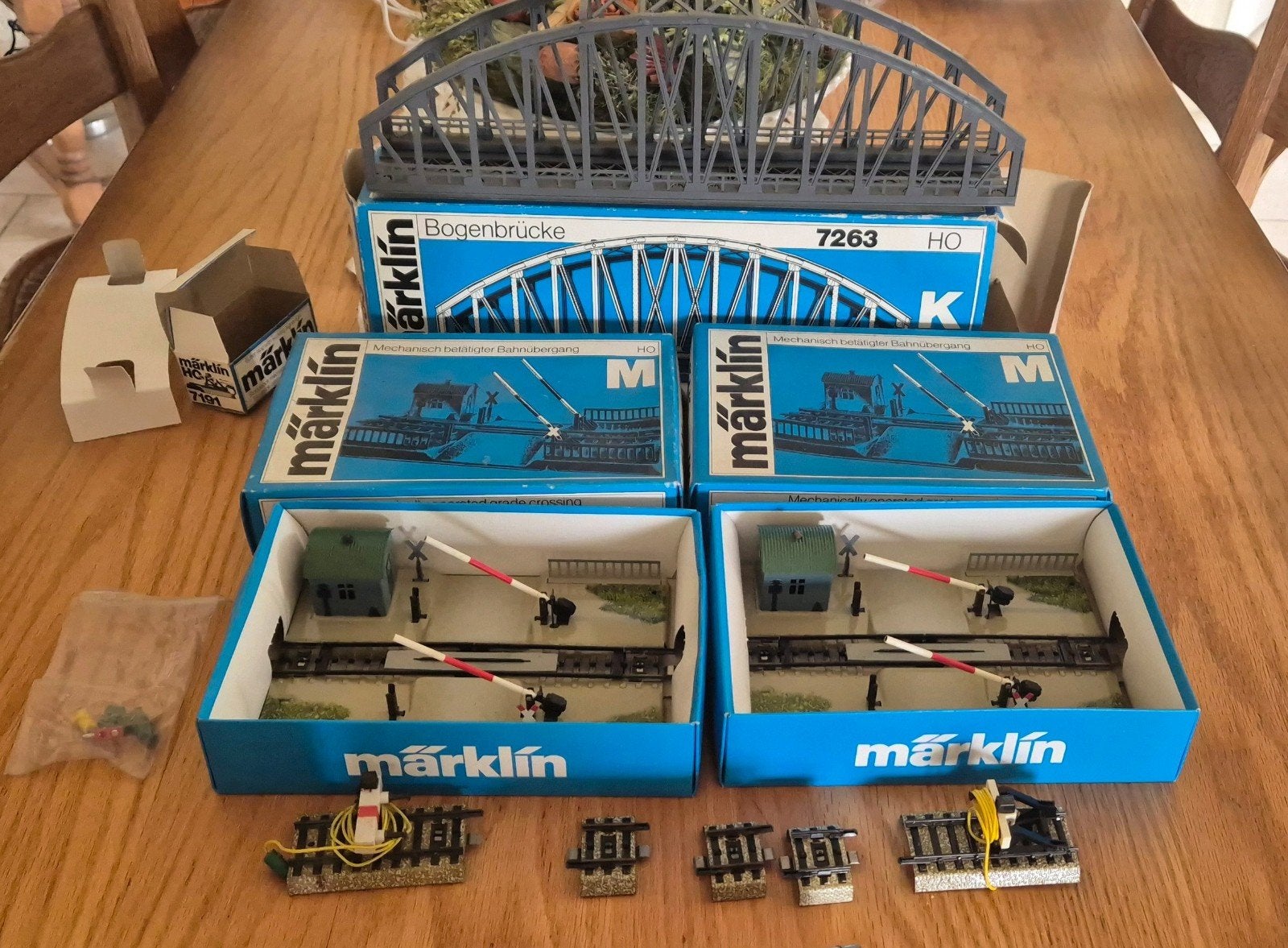 Märklin Treinbaan Set met Brug, Spoorwegovergangen en Rails, Hobby en Vrije tijd, Modeltreinen | H0, Wisselstroom, Gebruikt, Overige typen