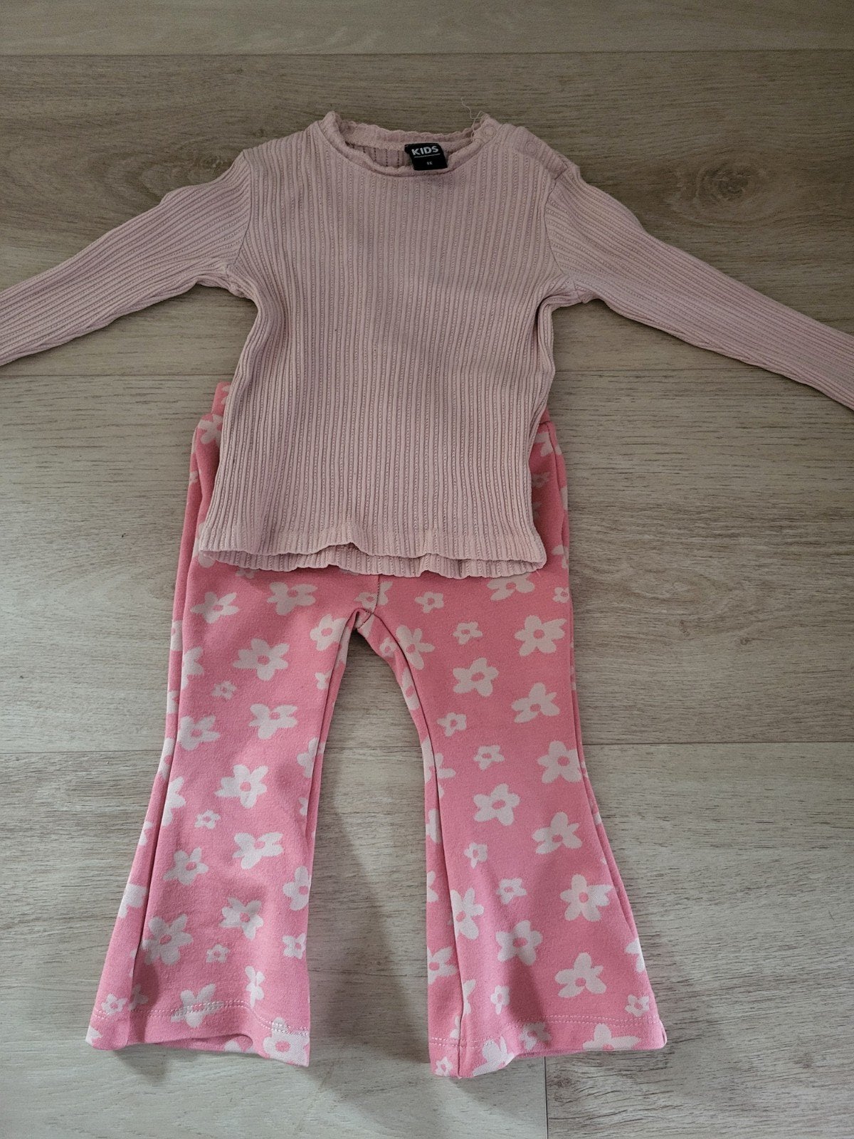 Leuk setje met flared broekje, Kinderen en Baby's, Babykleding | Maat 80, Ophalen of Verzenden, Meisje