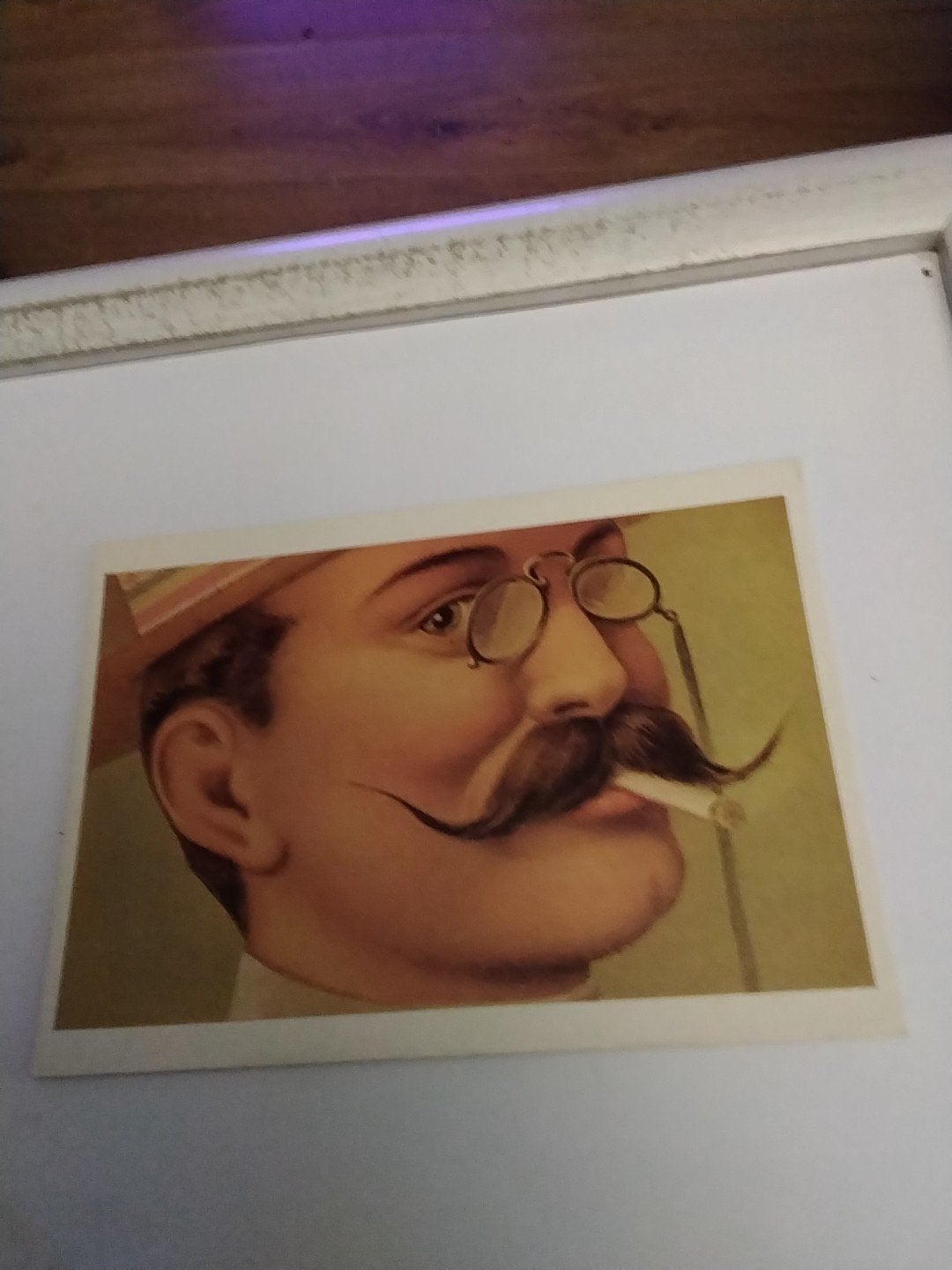 Vintage Ansichtkaart: Man met Snor en Monocle, Ophalen of Verzenden