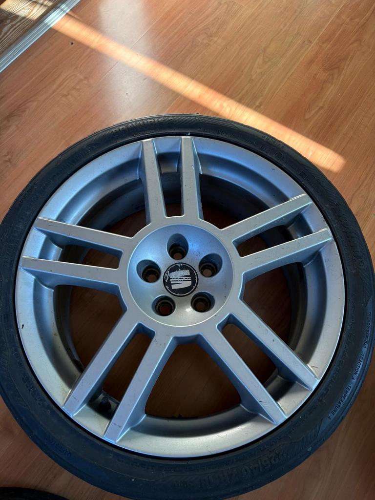 Seat Cupra Velgen met banden 225/40/18, Auto-onderdelen, Banden en Velgen, 18 inch, Gebruikt, Banden en Velgen, Ophalen of Verzenden