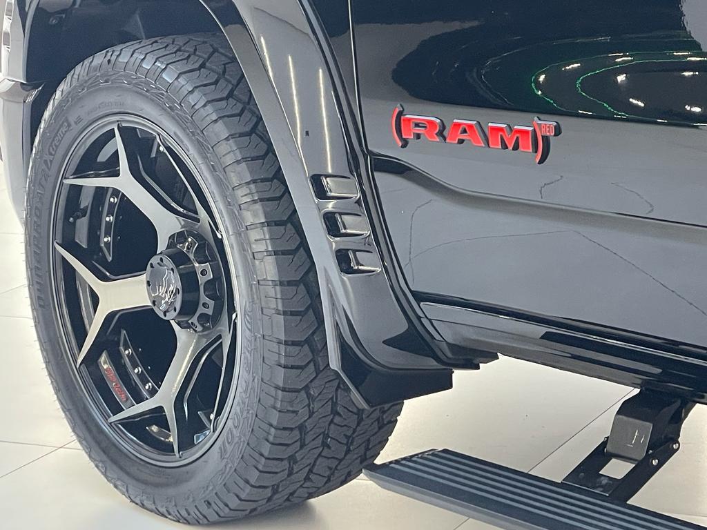 Dodge Ram 1500 5.7 V8 Limited RED Widebody Carway Edition, Automaat, Gebruikt, 5654 cc, Verwarming stoelen achter