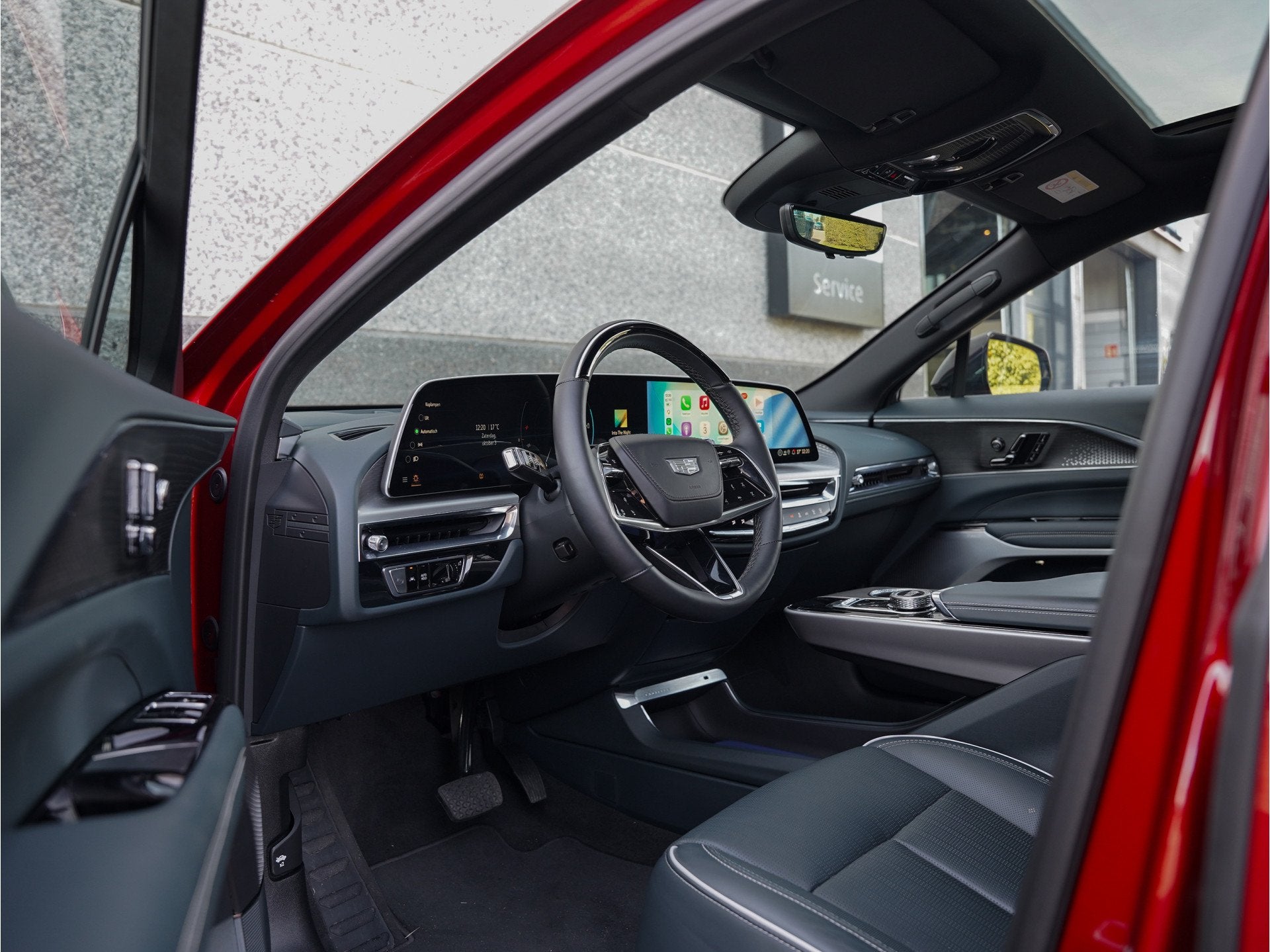 Cadillac Lyriq Sport 600 E4 | Groot glazen dak | Apple CarPl, Auto's, Automaat, Gebruikt, Leder, 1588 kg
