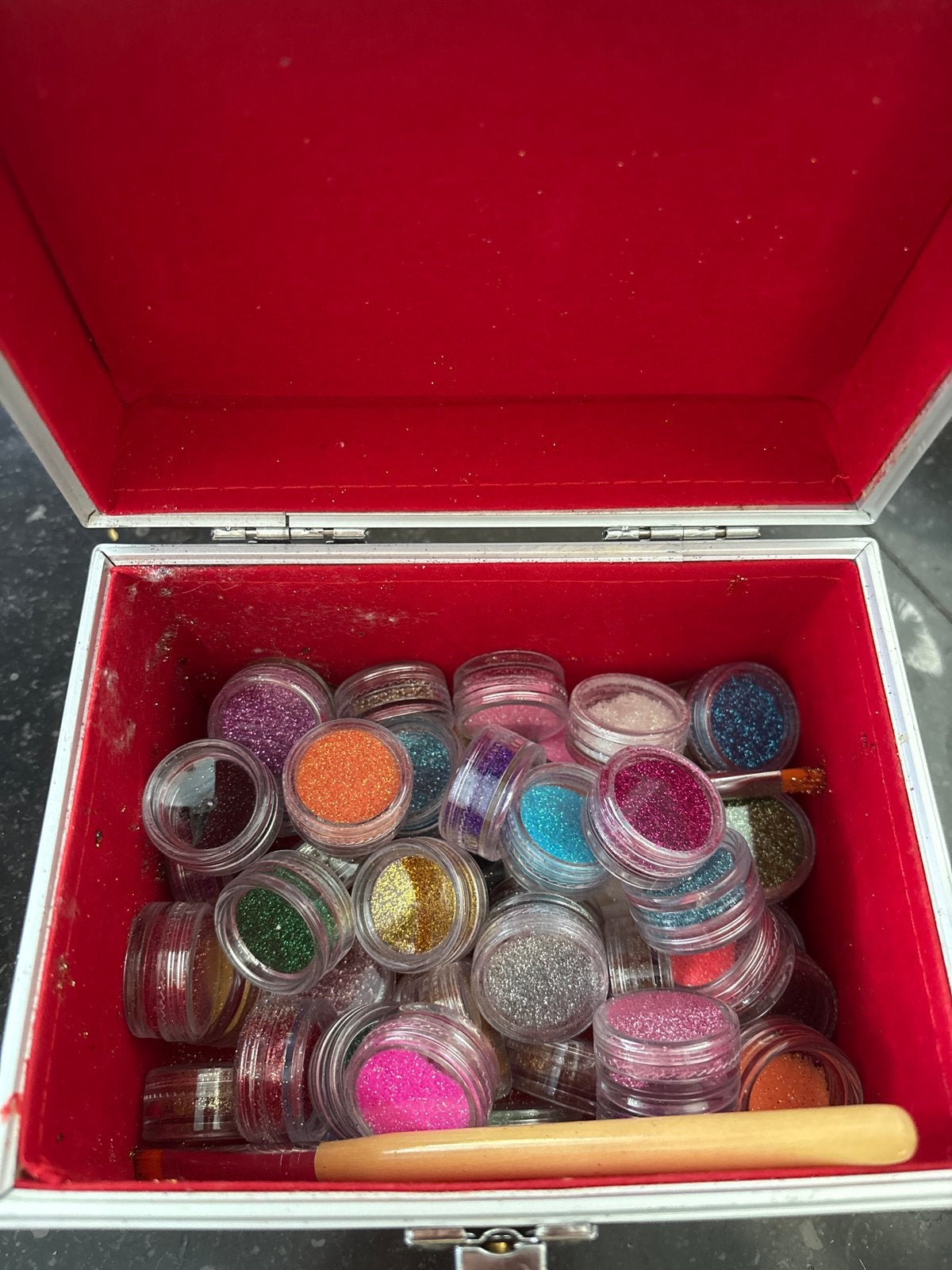 Glitter make-up set in handige koffertje, Gebruikt, Overige kleuren, Gehele gezicht, Ophalen of Verzenden