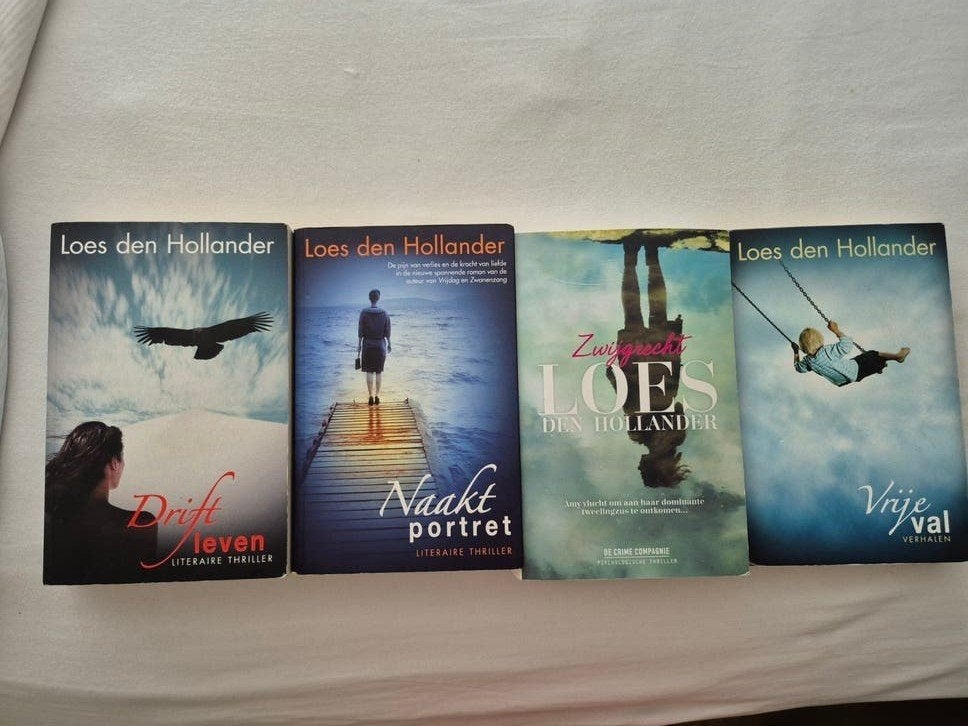 4 LiteraireThrillers Loes den Hollander, Ophalen of Verzenden, Gelezen, Loes den Hollander