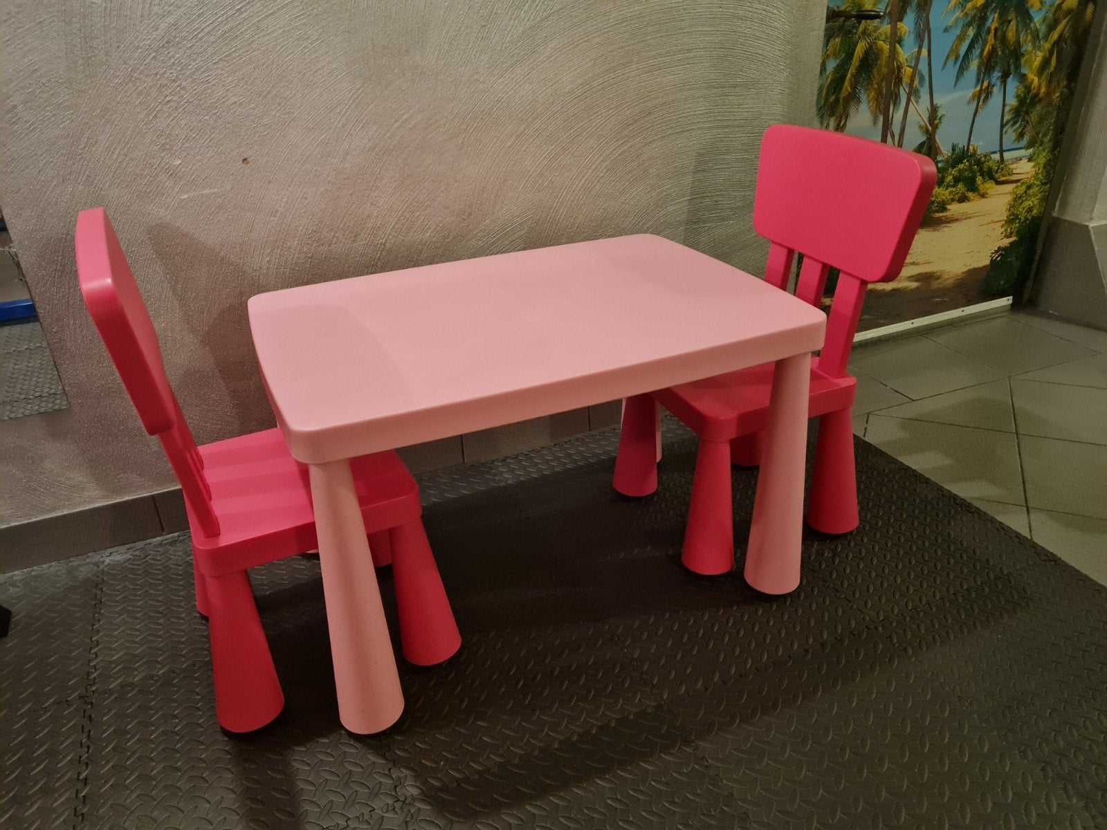 Roze kinder tafel en 2 stoelen van Ikea, Ophalen, Gebruikt, Tafel(s) en Stoel(en)