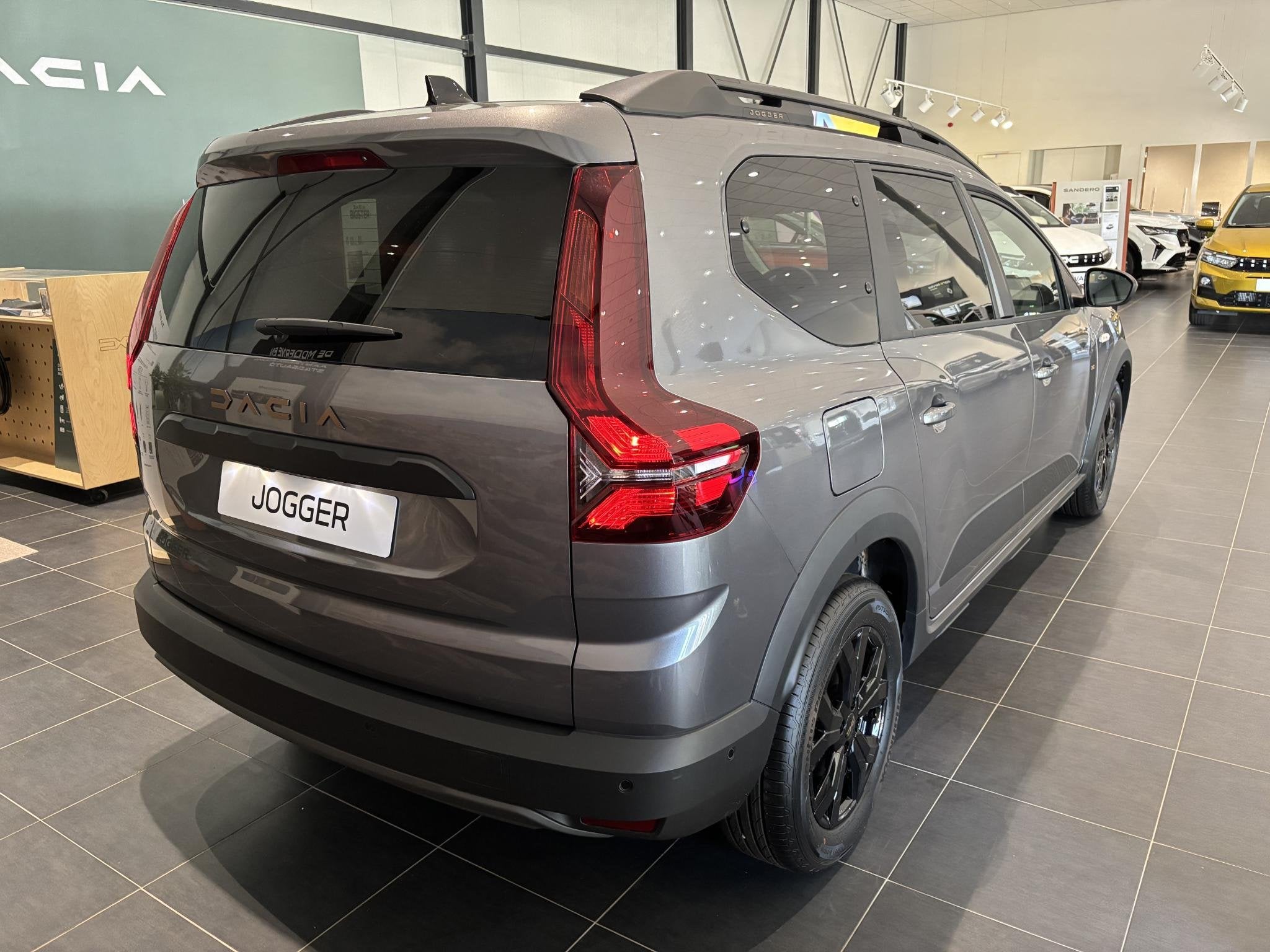 Dacia Jogger 1.0 TCe 100 ECO-G Extreme 7p. | Direct leverbaa, Auto's, Voorwielaandrijving, Euro 6, 7 stoelen, Origineel Nederlands