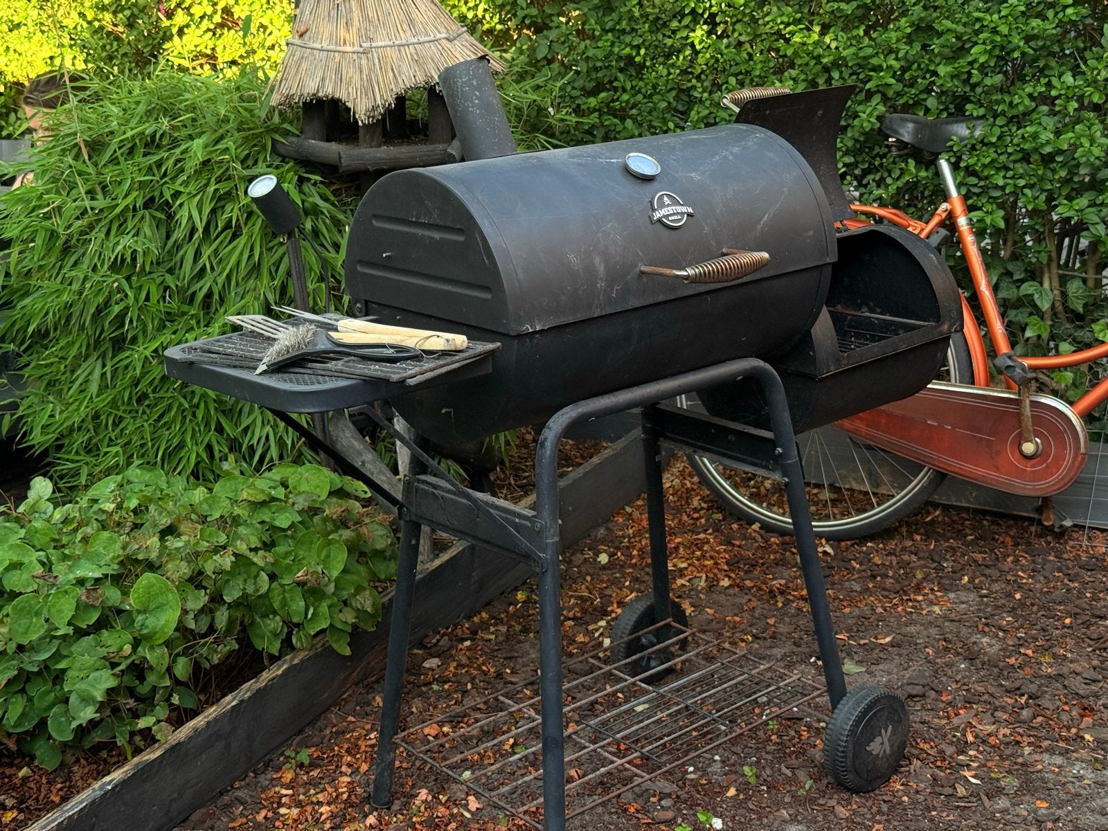 Jamestown Smoker BBQ, Tuin en Terras, Ophalen, Gebruikt, Met accessoires
