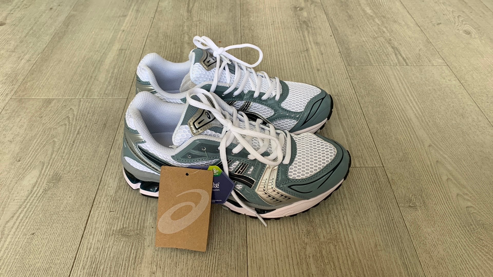 Nieuwe Asics maat 41.5, Ophalen, Nieuw