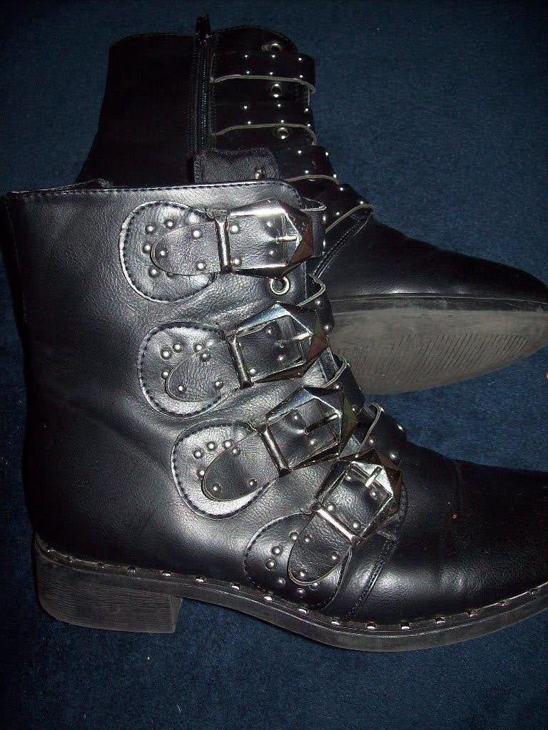 Zwarte laarzen met gespen en studs - Maat 38, Zwart, Lage of Enkellaarzen, Ophalen of Verzenden, Onbekend