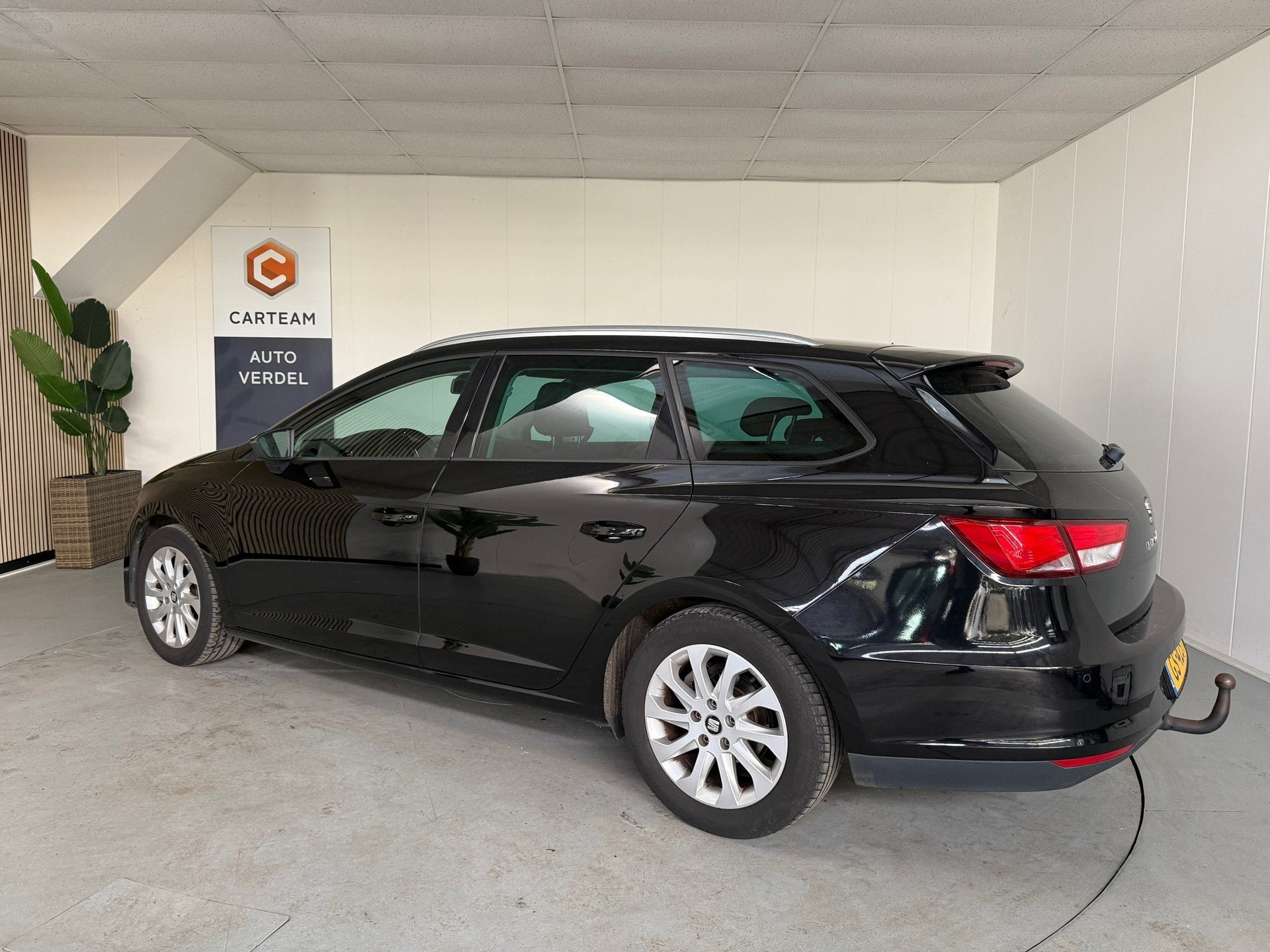 Seat Leon ST 1.0 EcoTSI Style Connect Airco, LMV,Trekhaak, N, Auto's, Voorwielaandrijving, Gebruikt, Leon, Origineel Nederlands