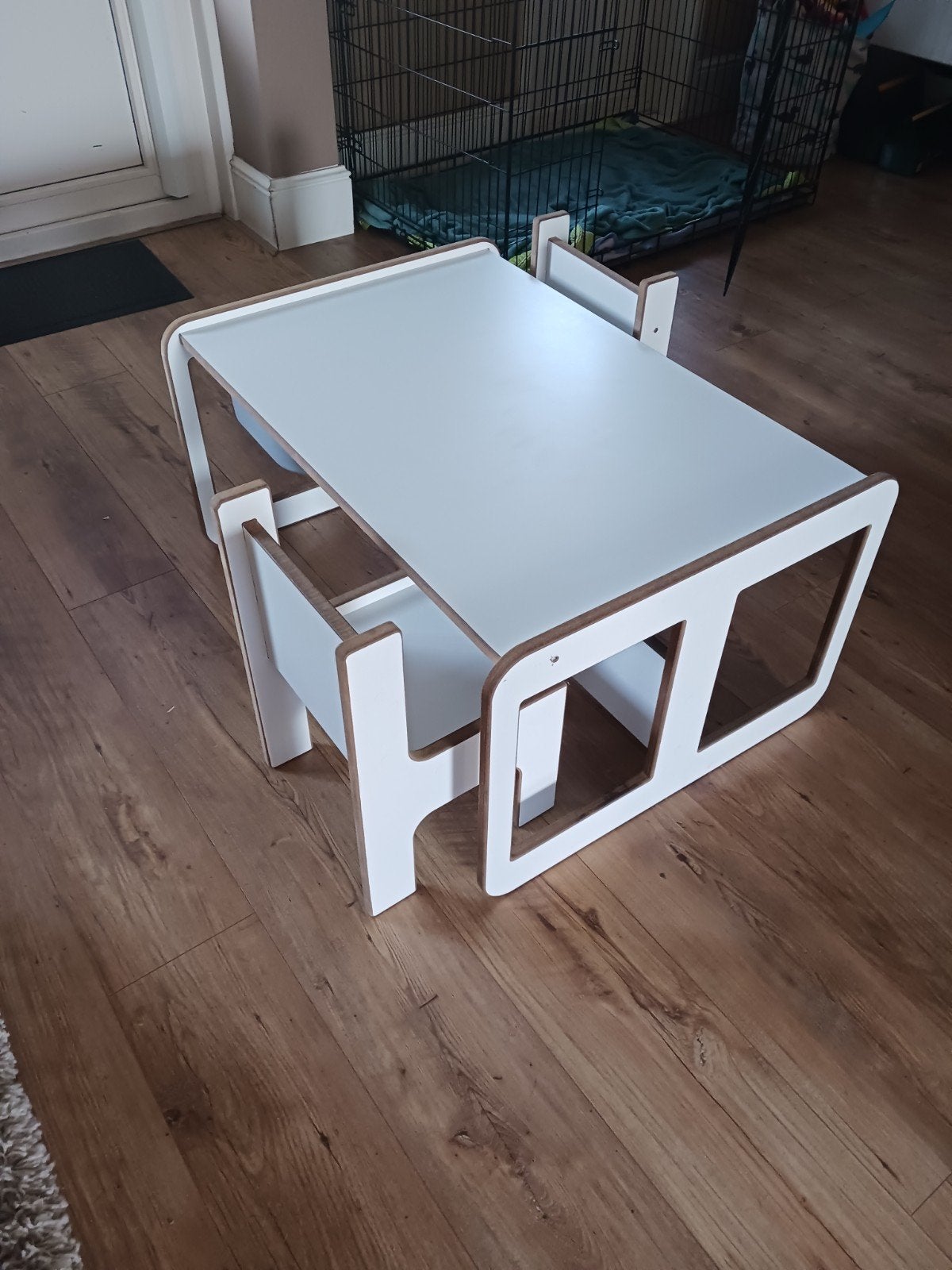 Tekentafel/activiteitentafel met 2 lades en 2 stoeltjes, Ophalen, Zo goed als nieuw, Tafel(s) en Stoel(en)