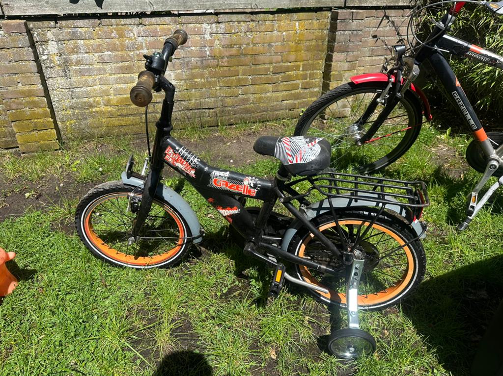 Degelijke Gazelle kinderfiets, Fietsen en Brommers, Fietsen | Kinderfietsjes, Ophalen, Terugtraprem, Zijwieltjes, Gebruikt