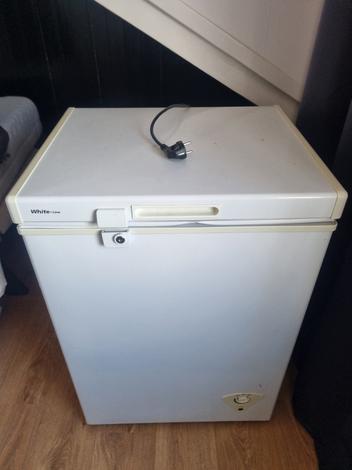 Nette vriezer white-line 56w 98L, Witgoed en Apparatuur, Vriezers en Diepvrieskisten, Vrieskist, Gebruikt, Ophalen, 85 tot 120 cm