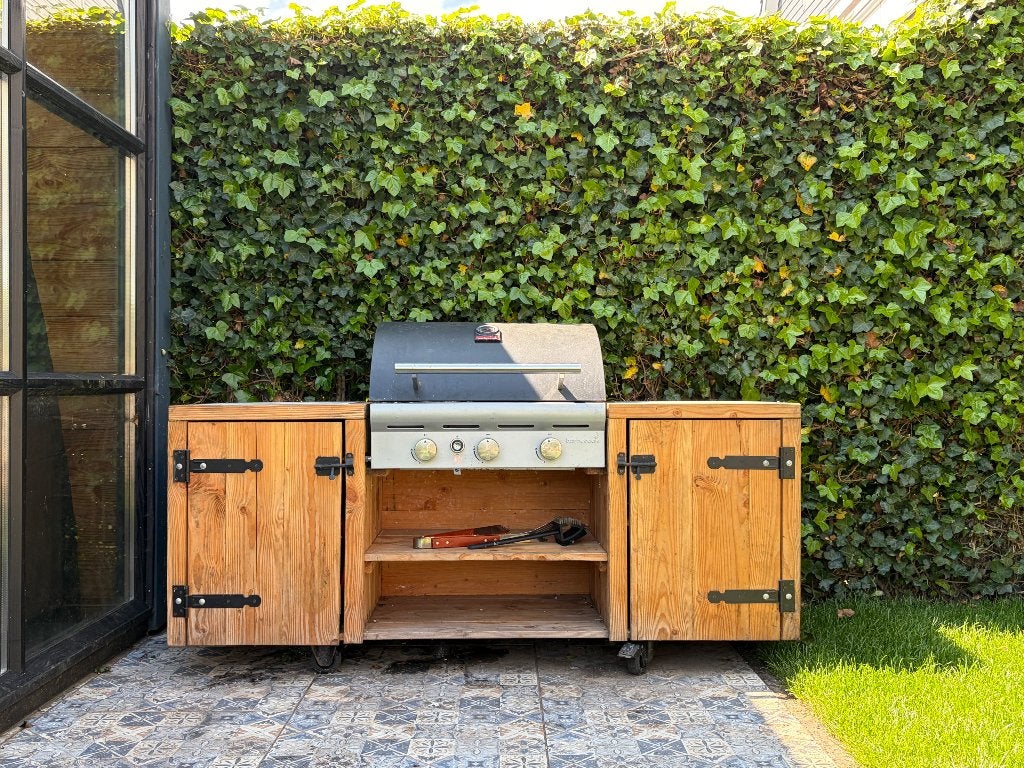 Barbecue incl. meubel, Ophalen, Gebruikt, Handgemaakt, Gas