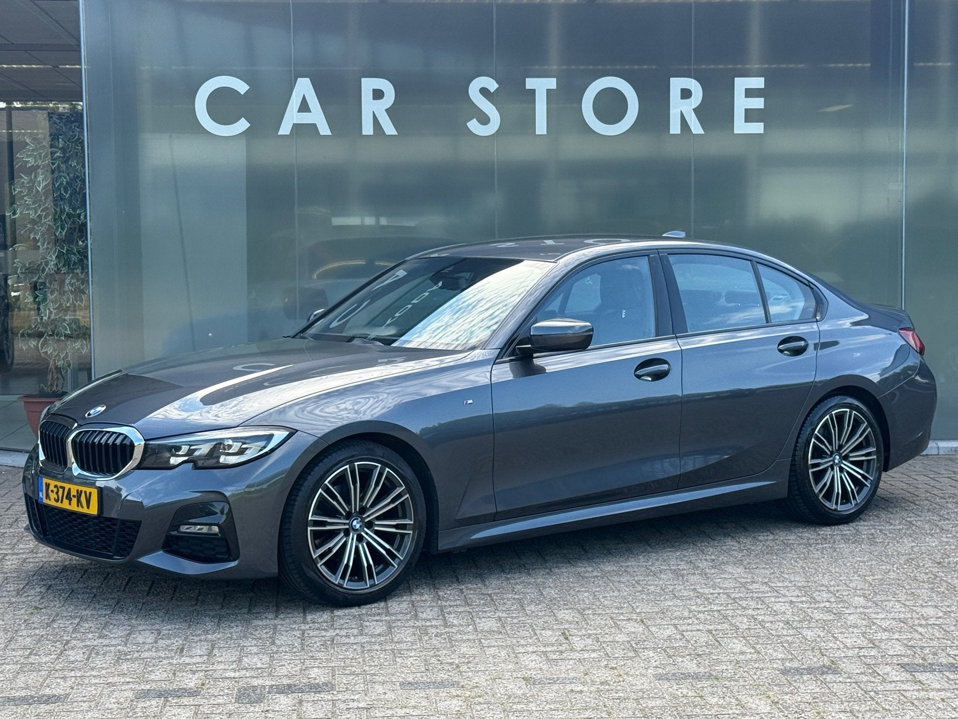 BMW 3-serie 320i High Executive M-Sport Dealer onderhouden, Auto's, Automaat, 1998 cc, Achterwielaandrijving, Gebruikt