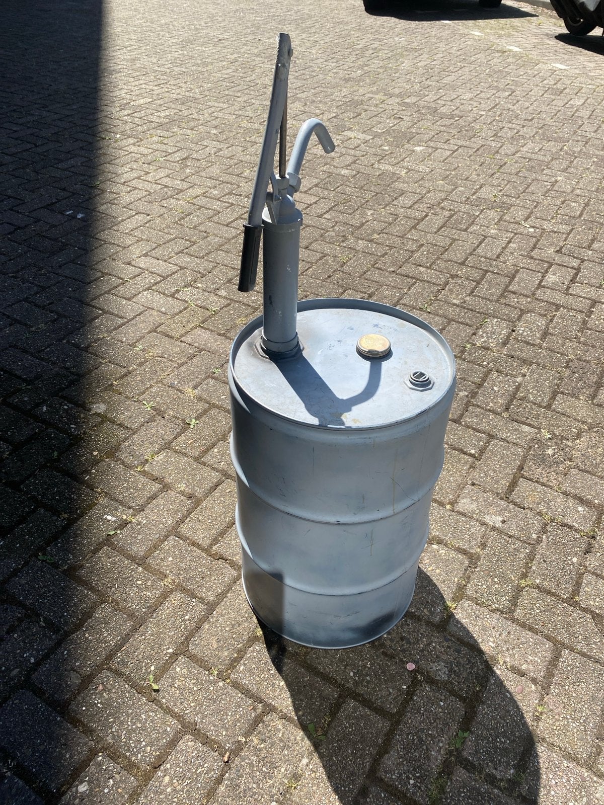 Metalen vat met pomp - Olievat, Ophalen of Verzenden, Gebruikt