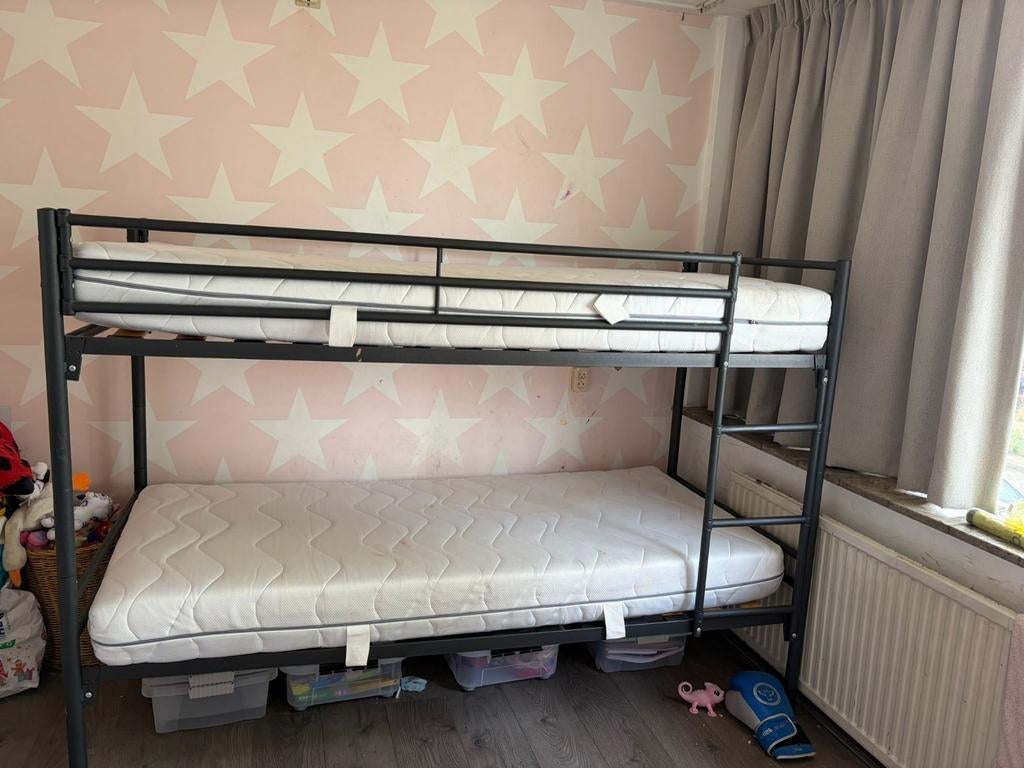 Stevig metalen stapelbed, Ophalen, Gebruikt, Stapelbed