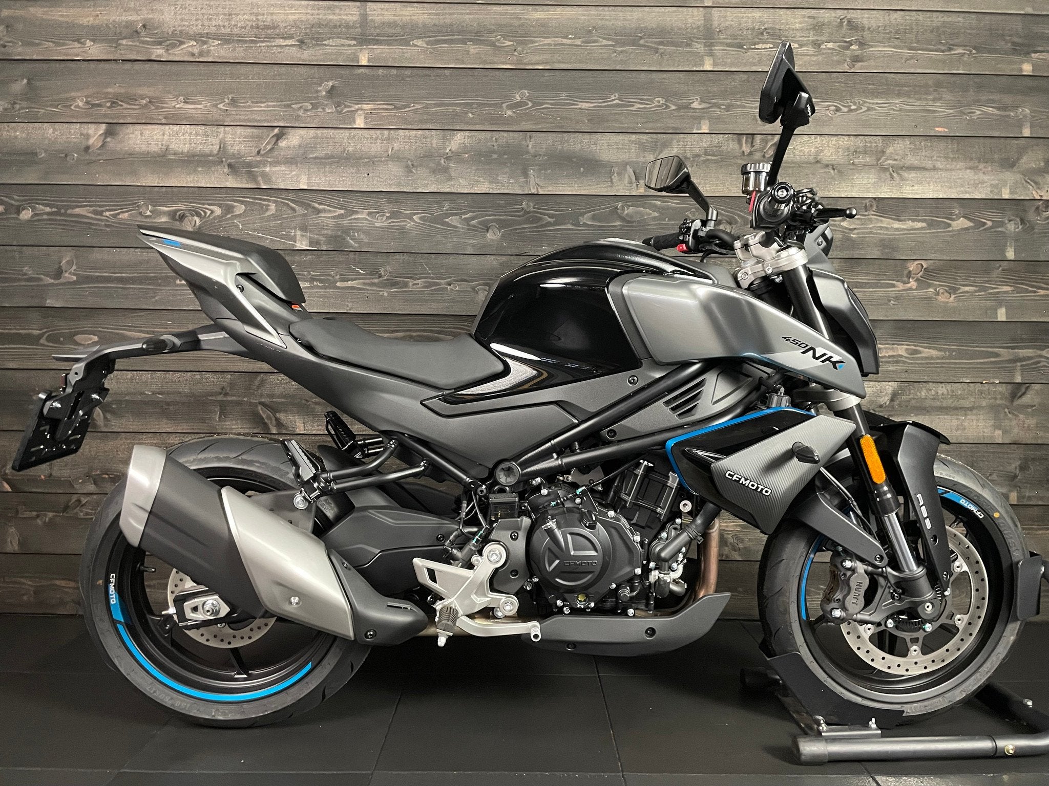 CFMOTO 450NK BLACK (bj 2026), Bedrijf, 449 cc, 12 t/m 35 kW, Naked bike