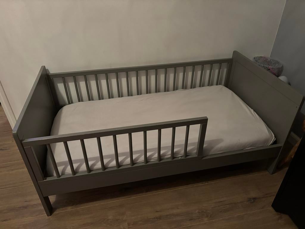 Peuterbed Petit Amelie 140x70 Grijs, Gebruikt, 70 tot 85 cm, Lattenbodem, 140 tot 160 cm