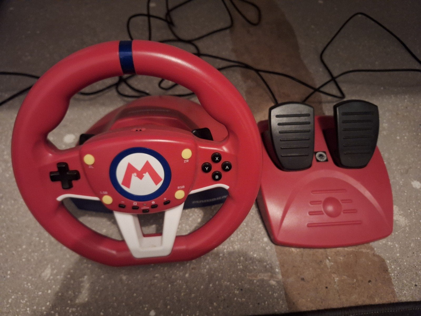 HORI Nintendo Switch Stuur en Pedalen NSW-204 Mario Kart, Ophalen of Verzenden, Gebruikt, Met 1 controller, Switch Original